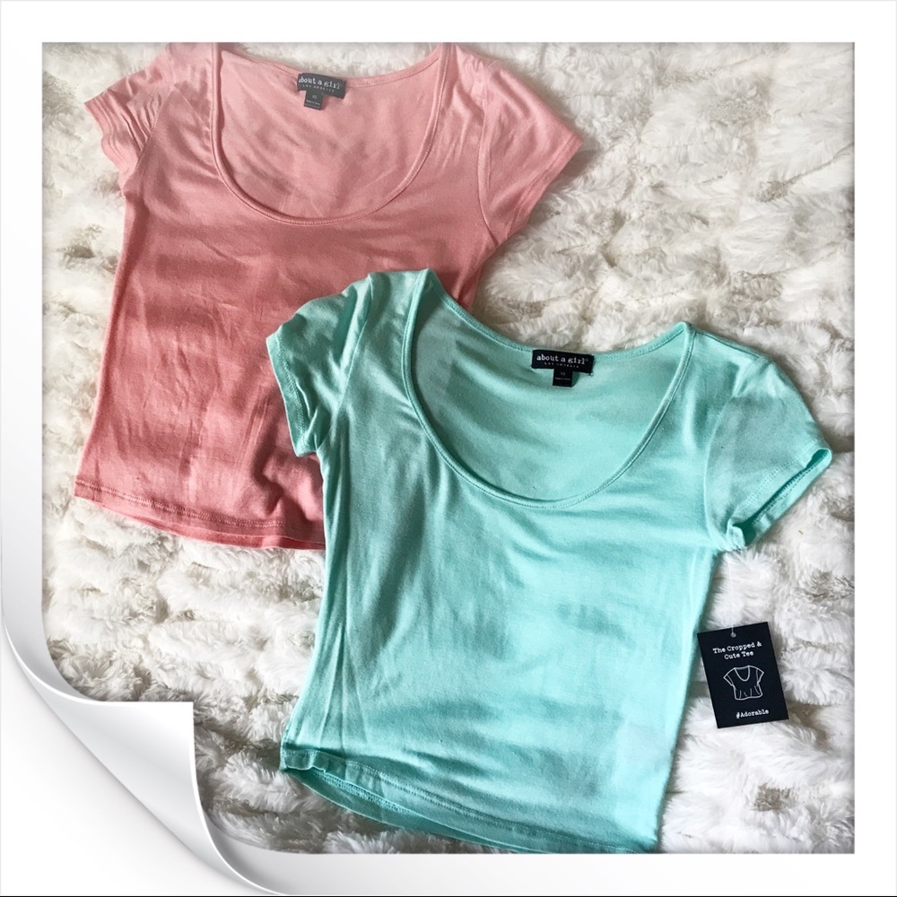 🆕 Set of 2 Crop Tops! Mint and Coral